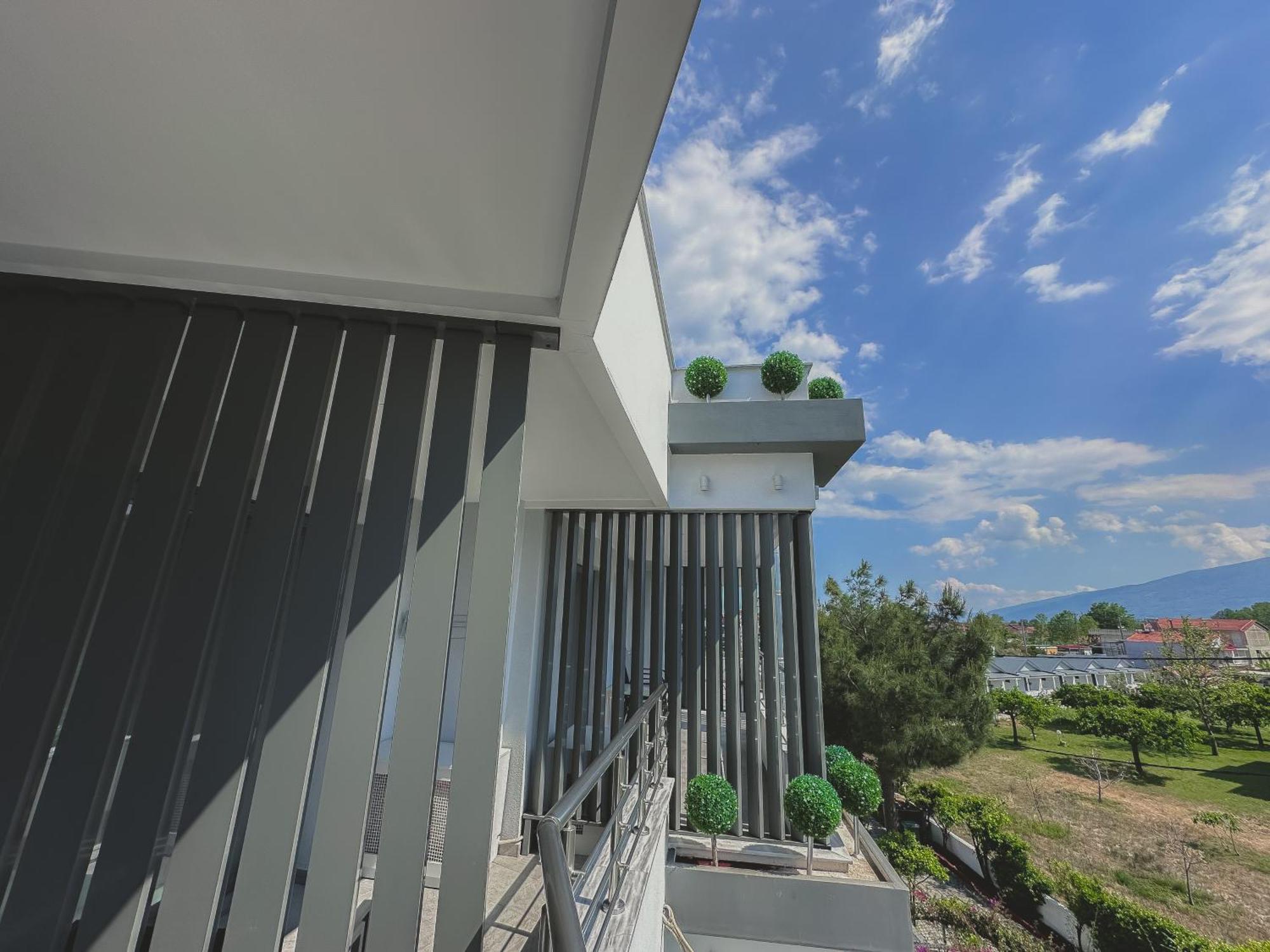 Hotel Golden Sun Nea Mesagkala Luaran gambar