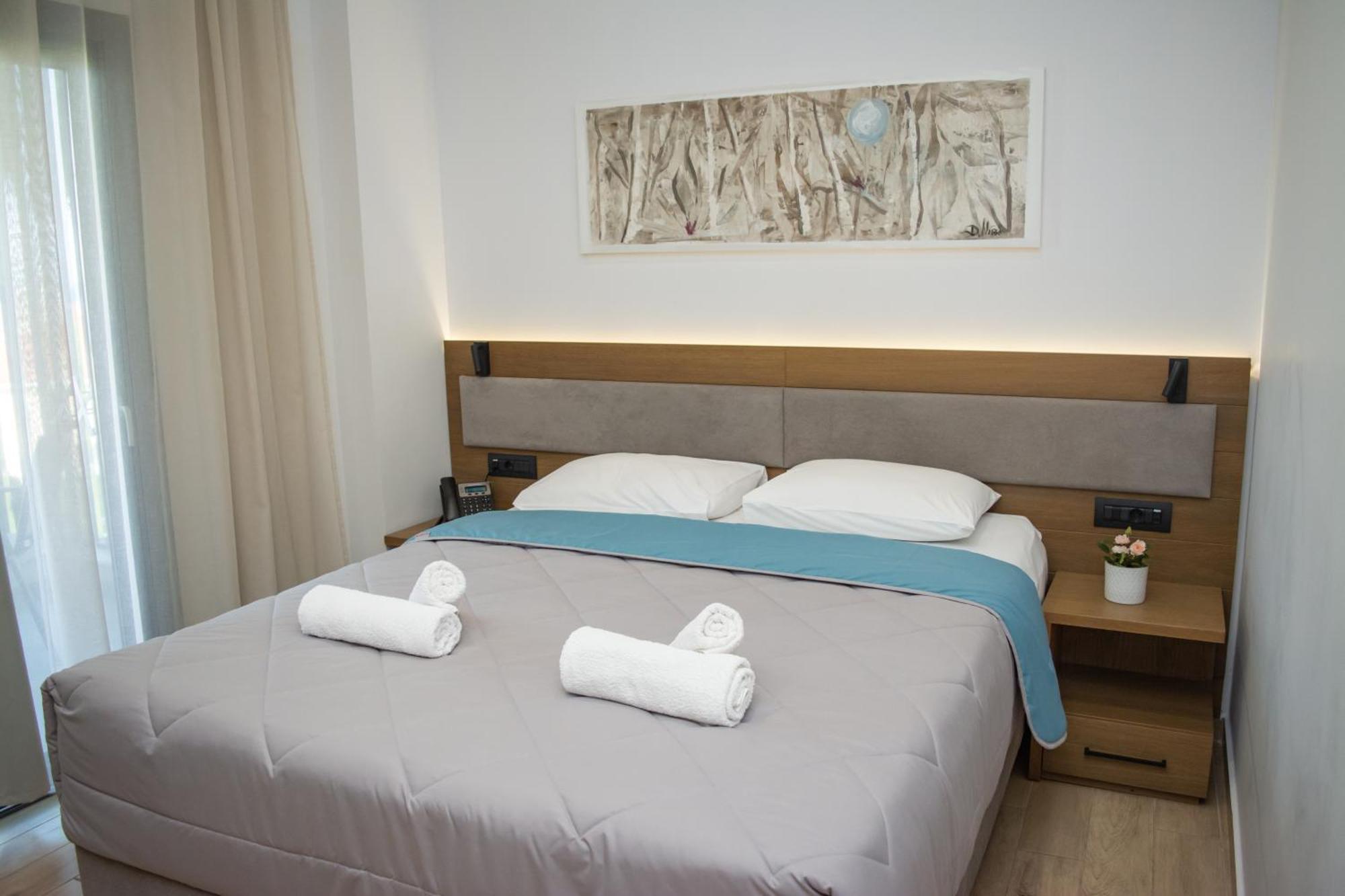 Hotel Golden Sun Nea Mesagkala Luaran gambar