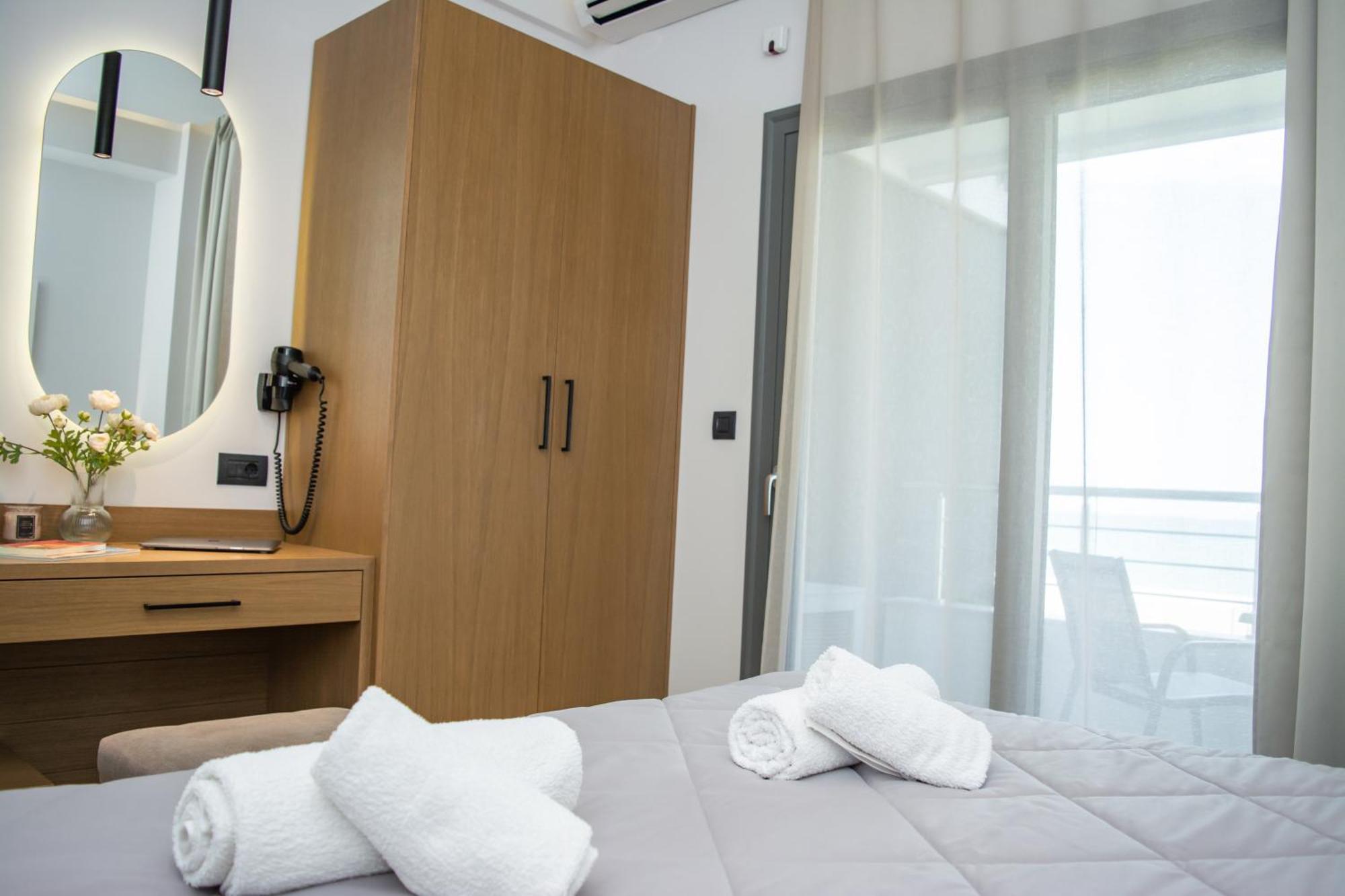 Hotel Golden Sun Nea Mesagkala Luaran gambar